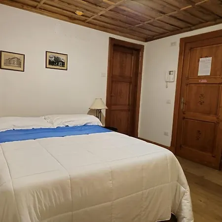 E Del Re E Della Regina - Grand Lägenhet